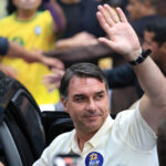 Eltűnt Flávio Bolsonaro a választási vereség után: Amerikába menekülhetett, miközben a rendőrség keresi Bolsonaro