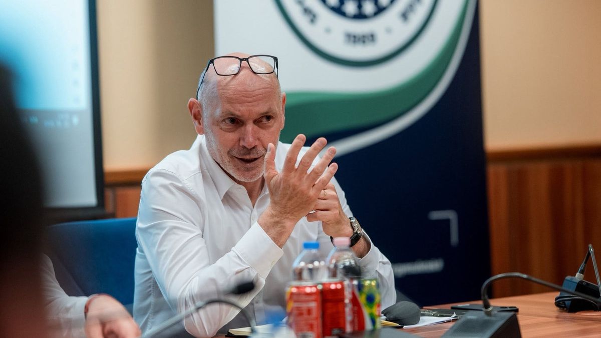 Távozni akar