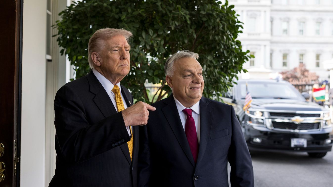 Donald Trump Orbán Vikorra mutat