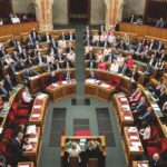 Közel 2900 milliárddal nőtt a költségvetési hiány: 500 milliárdos vészalapot hozott létre a Tisza-kormány Parlament