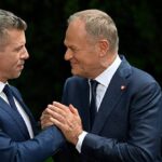 Alkotmányos válság Lengyelországban: felfüggesztették az Alkotmánybíróság vezetőit, a köztársasági elnök félbeszakította külföldi útját Tusk és Magyar