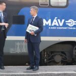 Vitézy Dávid a Fidesznek üzenget, miközben milliárdos kérdések várnak válaszra a vasúti közbeszerzéseknél Vitézy és Magyar P.