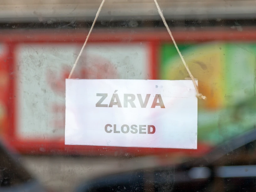 üzlet zárva tábla